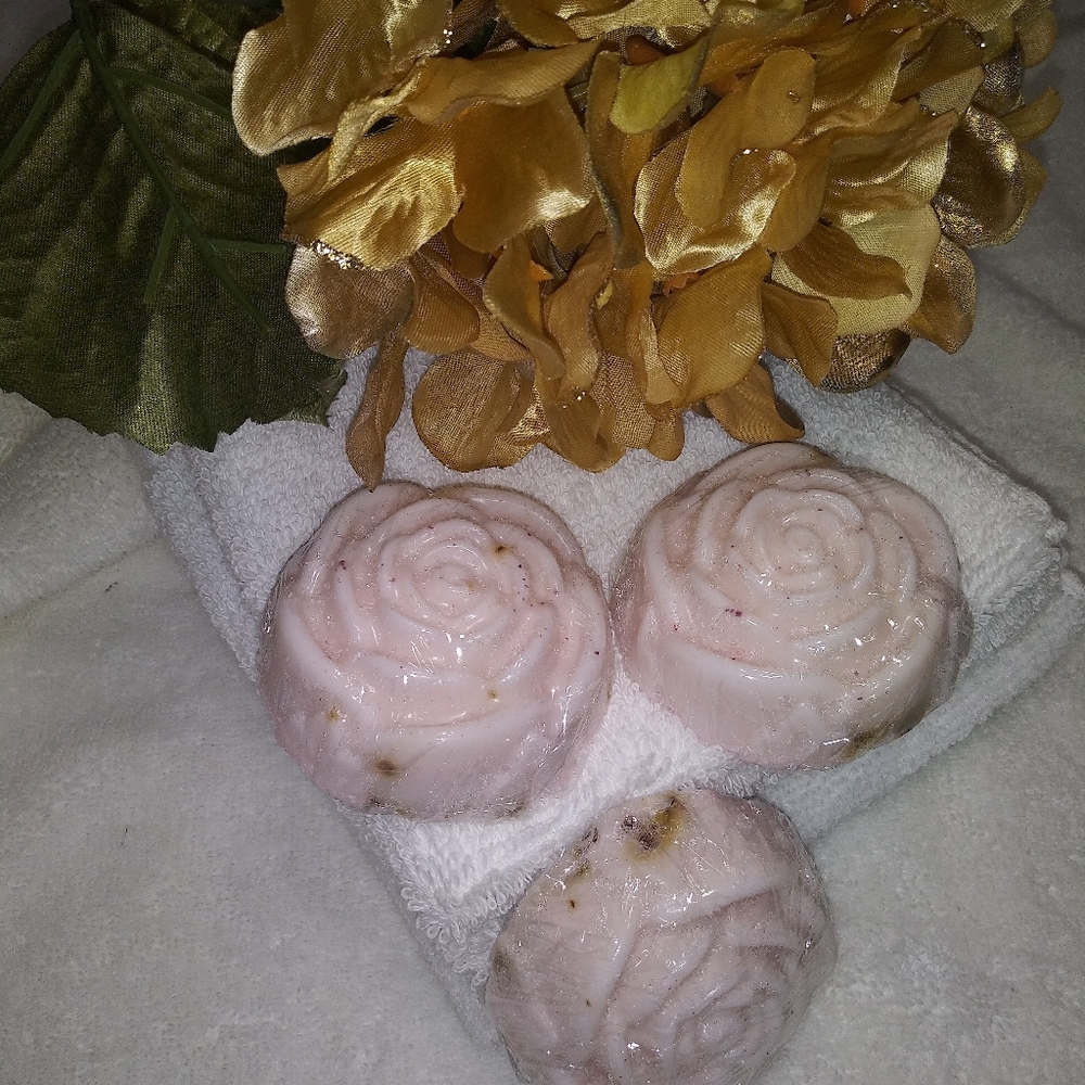 Shea butter & rose petal soap